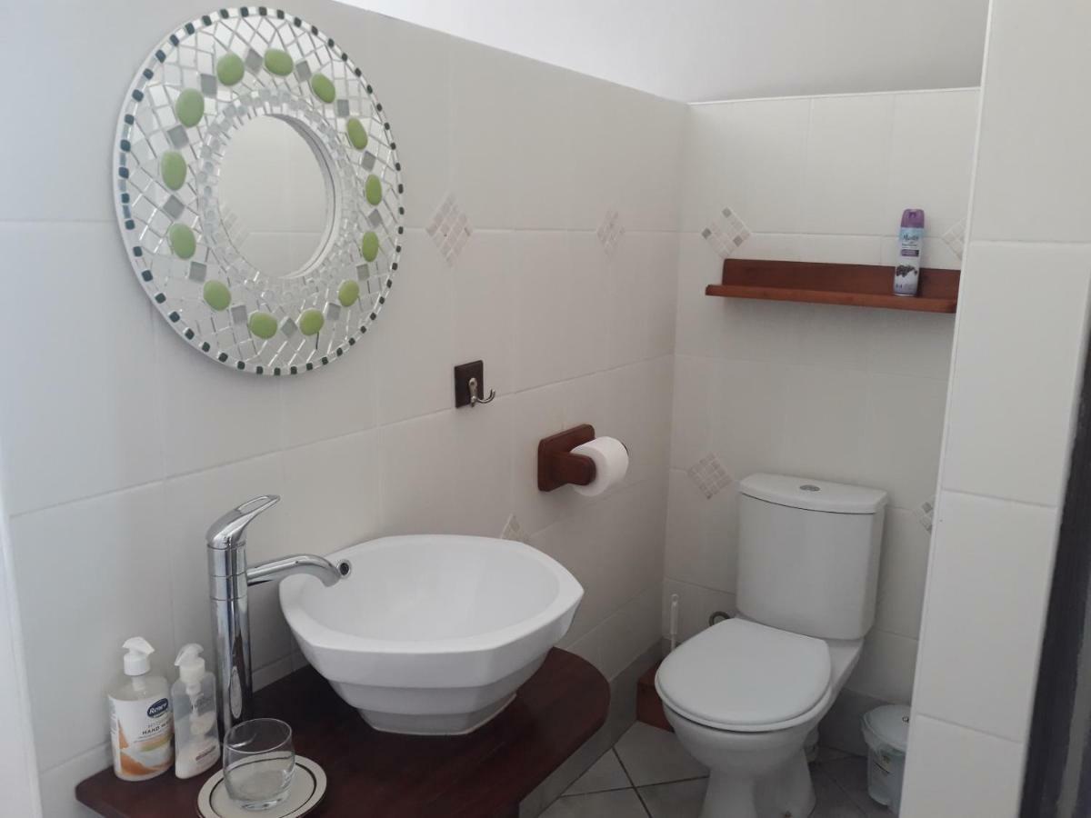Field'S Rest Bed and Breakfast Πορτ Ελίζαμπεθ Εξωτερικό φωτογραφία